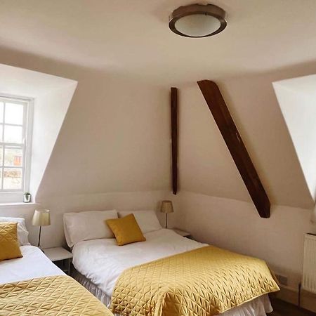 4 Bed Loft Apartment Overlooking Historic Town Trowbridge Luaran gambar