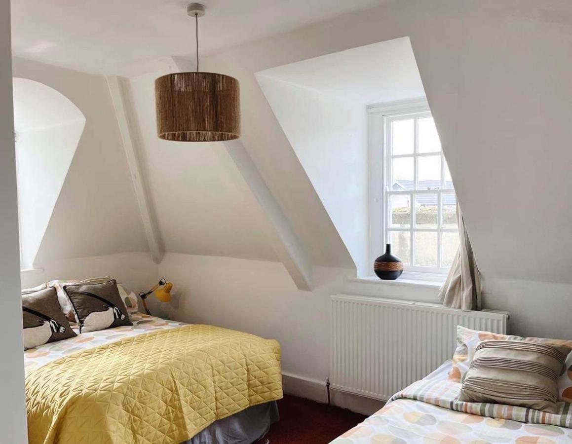 4 Bed Loft Apartment Overlooking Historic Town Trowbridge Luaran gambar