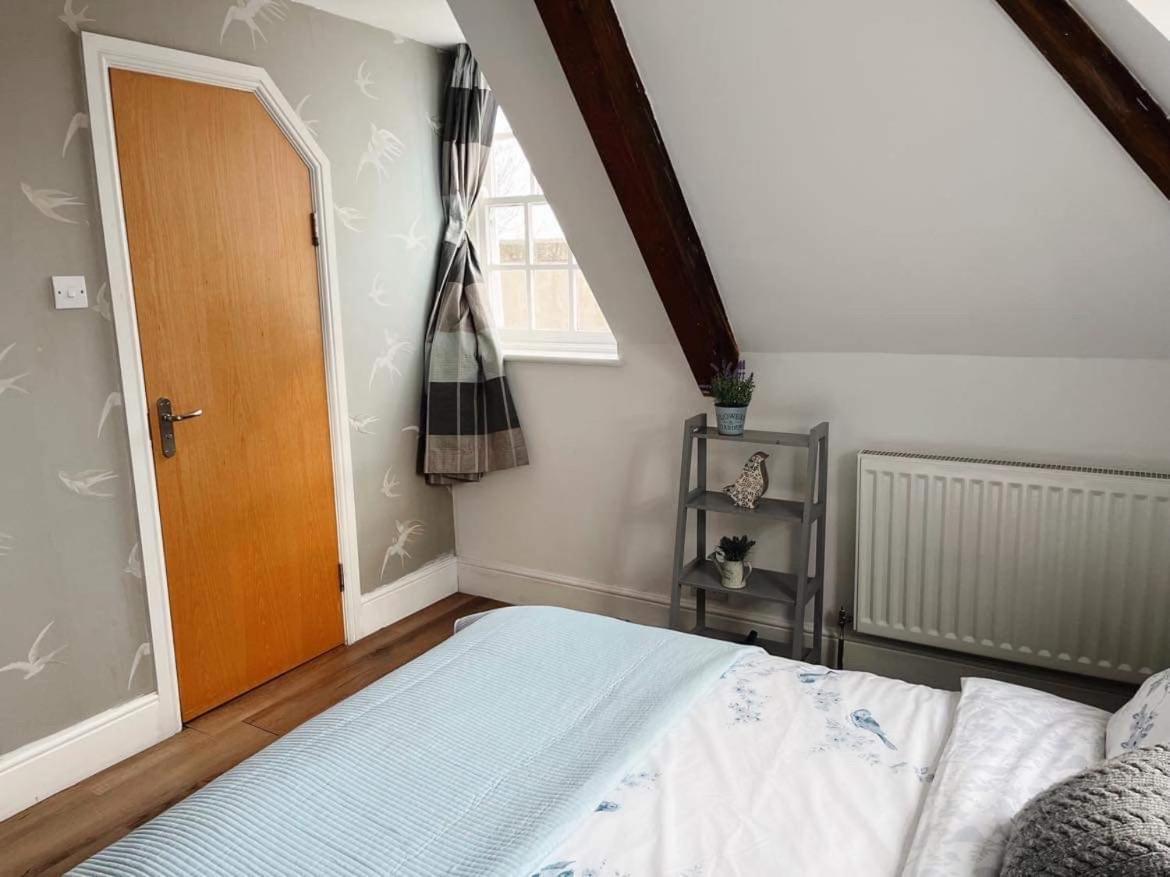 4 Bed Loft Apartment Overlooking Historic Town Trowbridge Luaran gambar