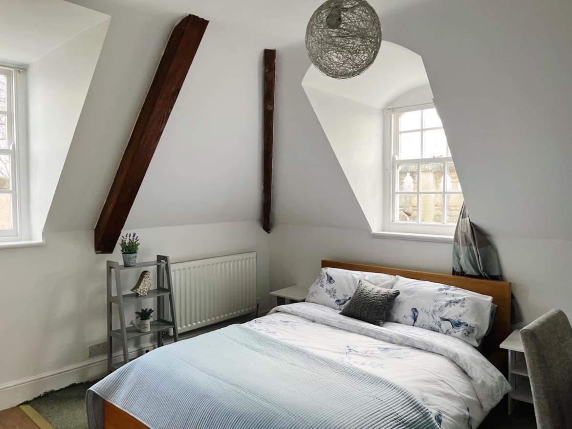 4 Bed Loft Apartment Overlooking Historic Town Trowbridge Luaran gambar