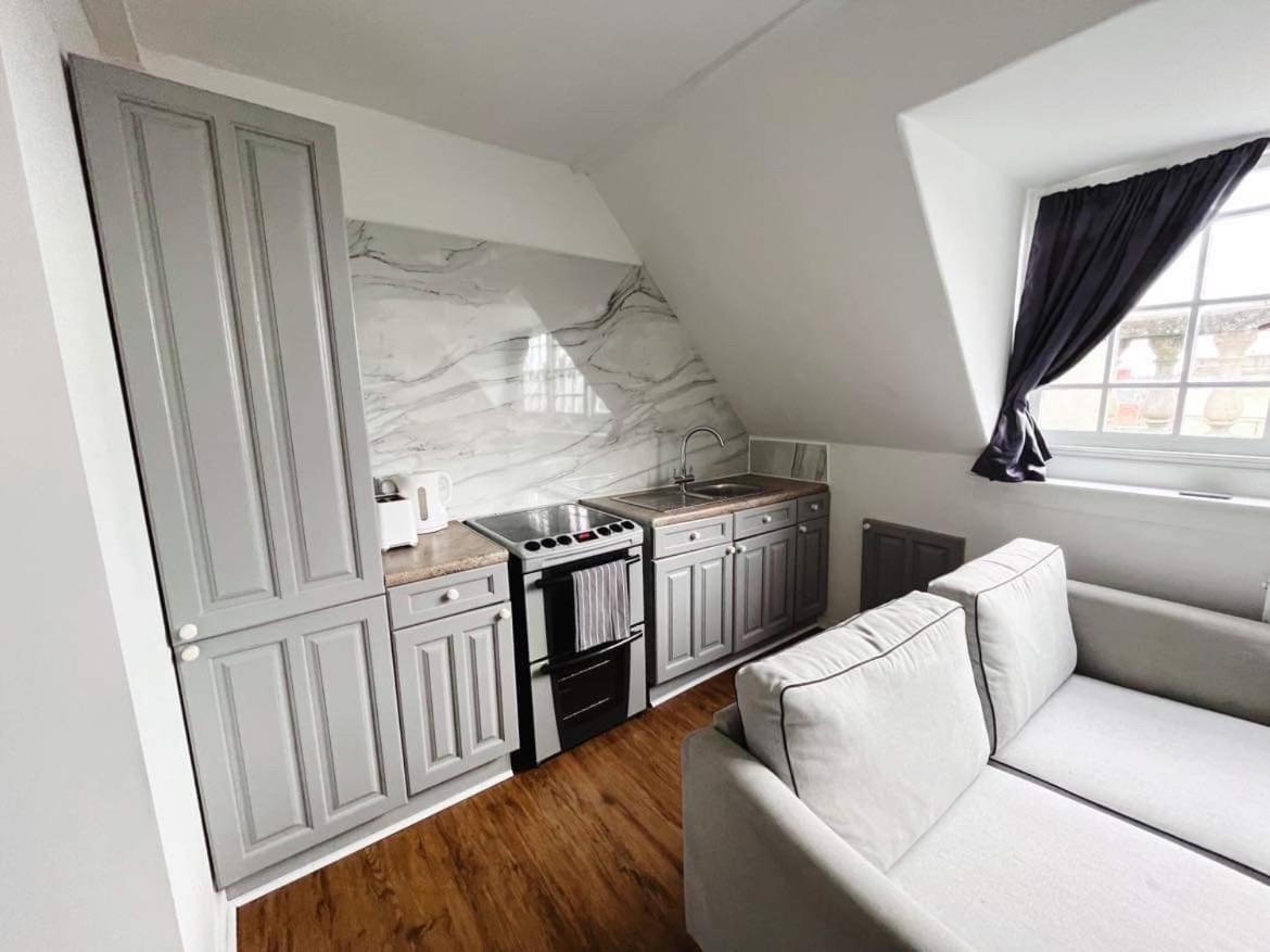 4 Bed Loft Apartment Overlooking Historic Town Trowbridge Luaran gambar