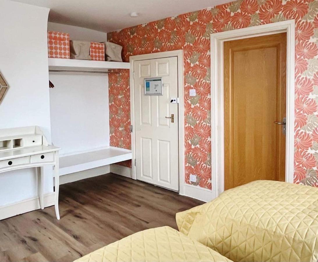 4 Bed Loft Apartment Overlooking Historic Town Trowbridge Luaran gambar