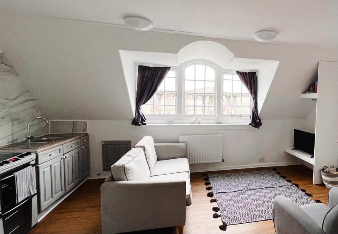 4 Bed Loft Apartment Overlooking Historic Town Trowbridge Luaran gambar