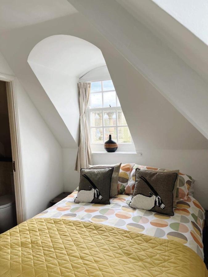 4 Bed Loft Apartment Overlooking Historic Town Trowbridge Luaran gambar